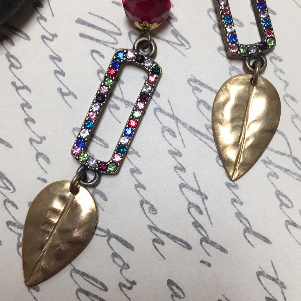 Long multi color vintage look earrings leaf drama - Picture 4 of 8